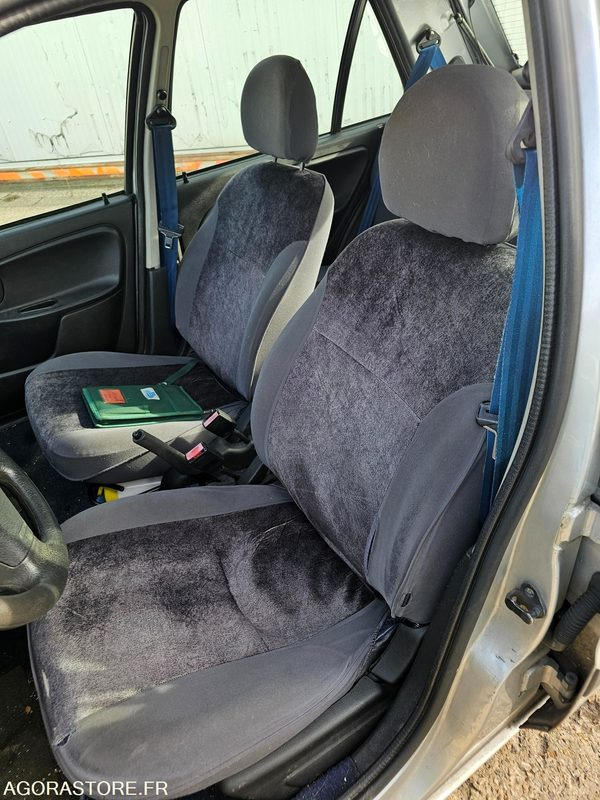 CITROEN SAXO - 2002 - 72882KM - 625DMP92 - Car: picture 5 CITROEN SAXO - 2002 - 72882KM - 625DMP92 - Car: picture 5