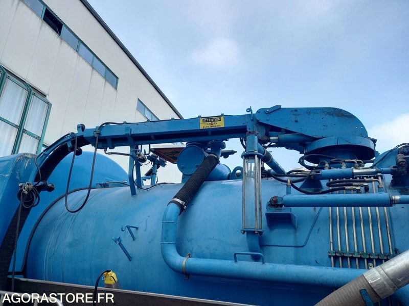 Combiné Hydrocureur - Aspirateur sur camion 19T - Vacuum truck: picture 1 Combiné Hydrocureur - Aspirateur sur camion 19T - Vacuum truck: picture 1