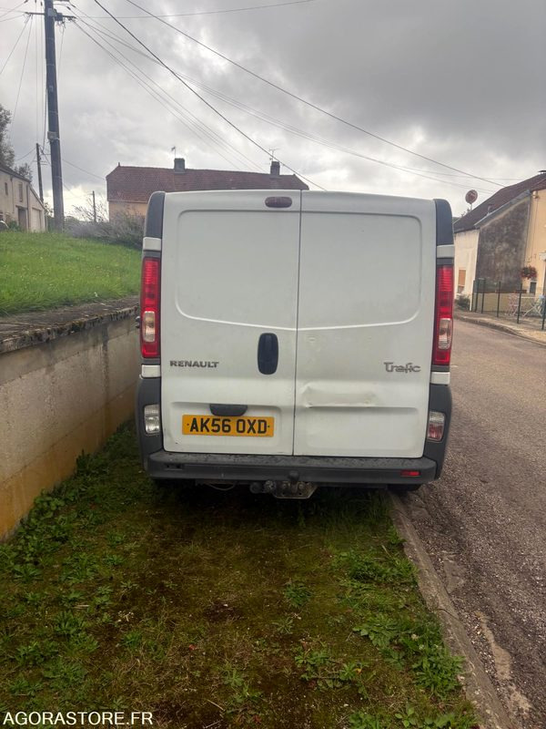 Renault Trafic dci 115 / 228000 km - Immatriculation anglaise - Commercial vehicle: picture 1 Renault Trafic dci 115 / 228000 km - Immatriculation anglaise - Commercial vehicle: picture 1