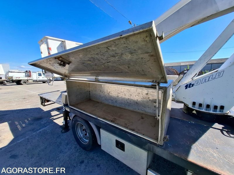 Truck mounted aerial platform Elévateur à Nacelle 160 ALU CABSTAR sur châssis NISSAN <3.5T H.16M - 2007: picture 11