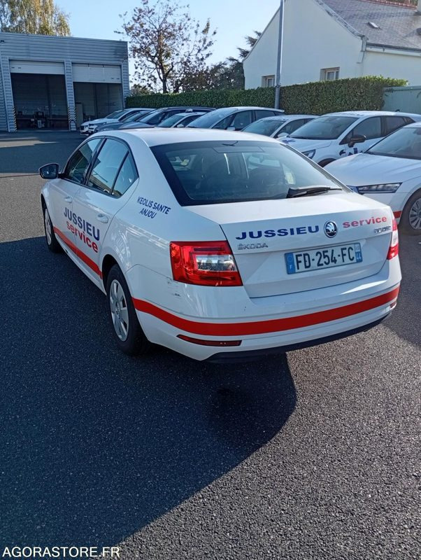 FD-254-FC - Non Roulant - SKODA OCTAVIA - VP - 387 000 Kms - Car: picture 4 FD-254-FC - Non Roulant - SKODA OCTAVIA - VP - 387 000 Kms - Car: picture 4