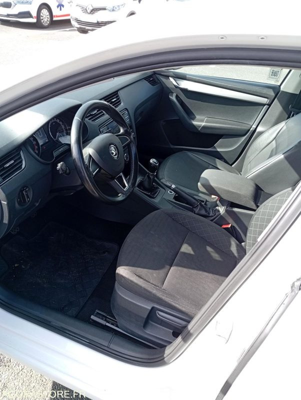 FG-690-CN - Roulant - SKODA OCTAVIA - VP - 401 800 Kms - Car: picture 4 FG-690-CN - Roulant - SKODA OCTAVIA - VP - 401 800 Kms - Car: picture 4