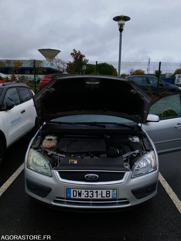 FORD FOCUS 1.8 ESSENCE - 2006 - 135 225 km - Car: picture 2 FORD FOCUS 1.8 ESSENCE - 2006 - 135 225 km - Car: picture 2