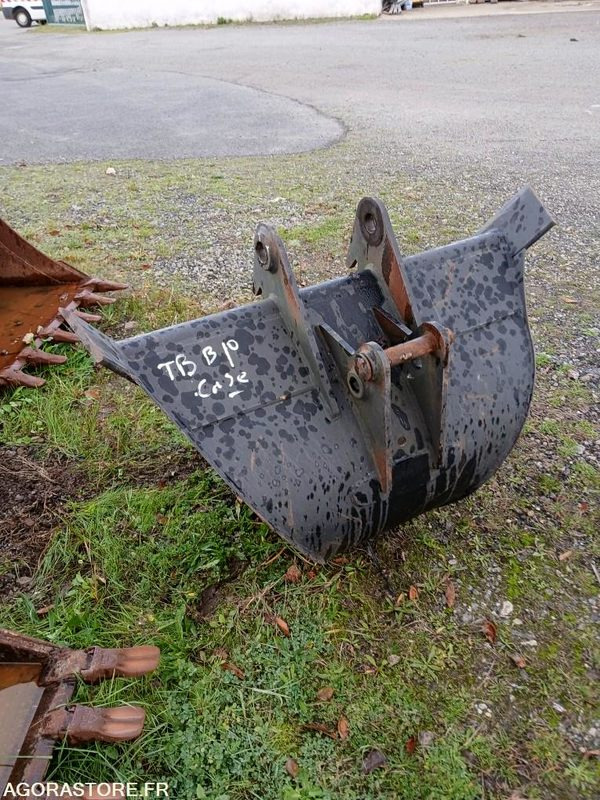 Godet trapèze pour tratopelle CASE - Garden equipment: picture 1 Godet trapèze pour tratopelle CASE - Garden equipment: picture 1