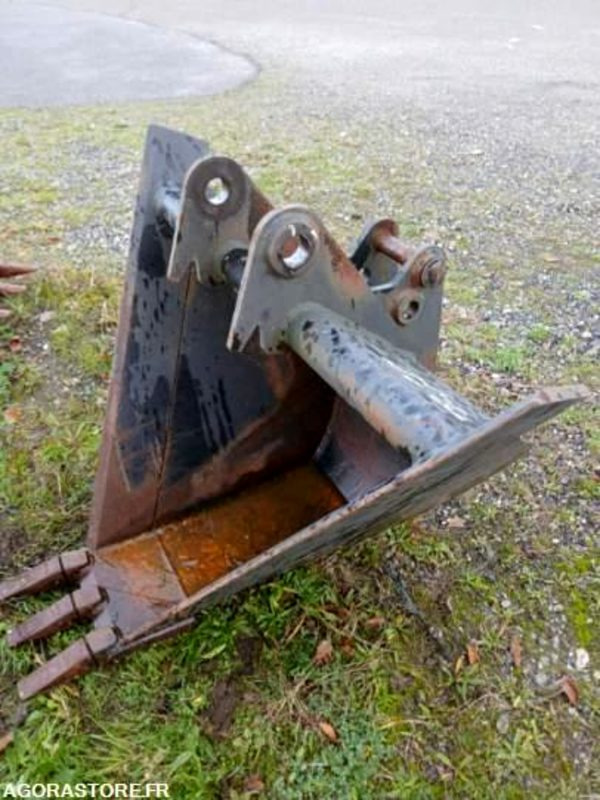 Godet trapèze pour tratopelle CASE - Garden equipment: picture 2 Godet trapèze pour tratopelle CASE - Garden equipment: picture 2