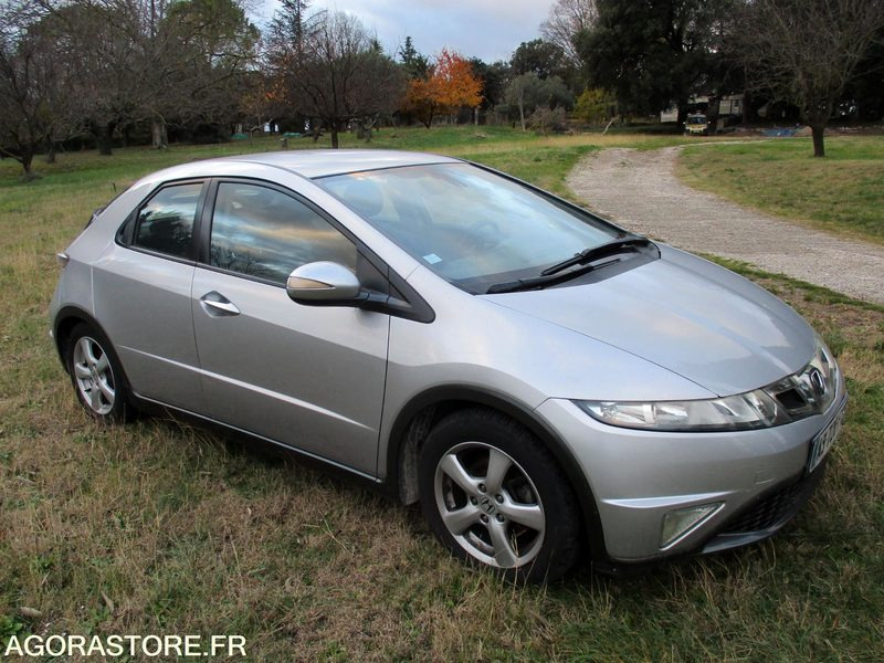 Honda Civic VIII 1.4i VTEC 100Cv Virtuose - Car: picture 4 Honda Civic VIII 1.4i VTEC 100Cv Virtuose - Car: picture 4