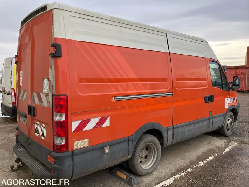 IVECO - 50C15 - 2007 / 332349 KM (P2001860) - Panel van: picture 4 IVECO - 50C15 - 2007 / 332349 KM (P2001860) - Panel van: picture 4