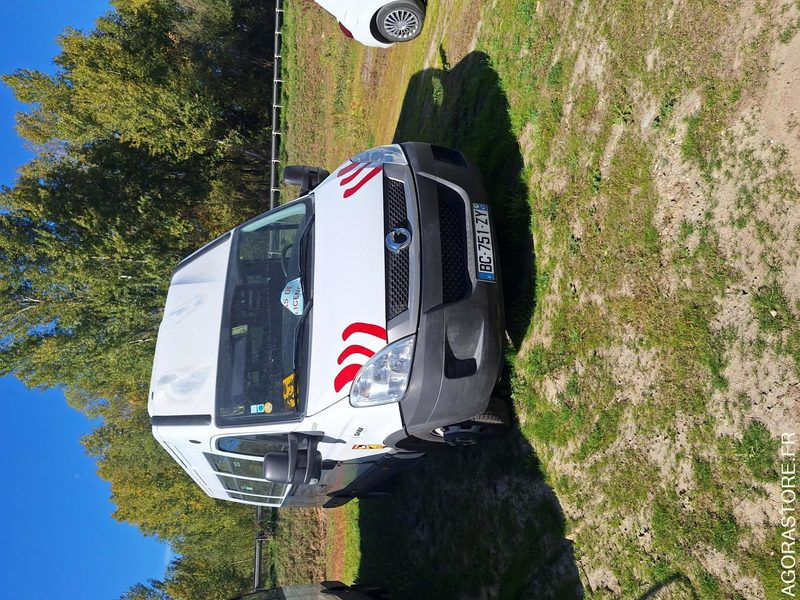 IVECO BUS DAILY N°102095 - Minibus: picture 1 IVECO BUS DAILY N°102095 - Minibus: picture 1