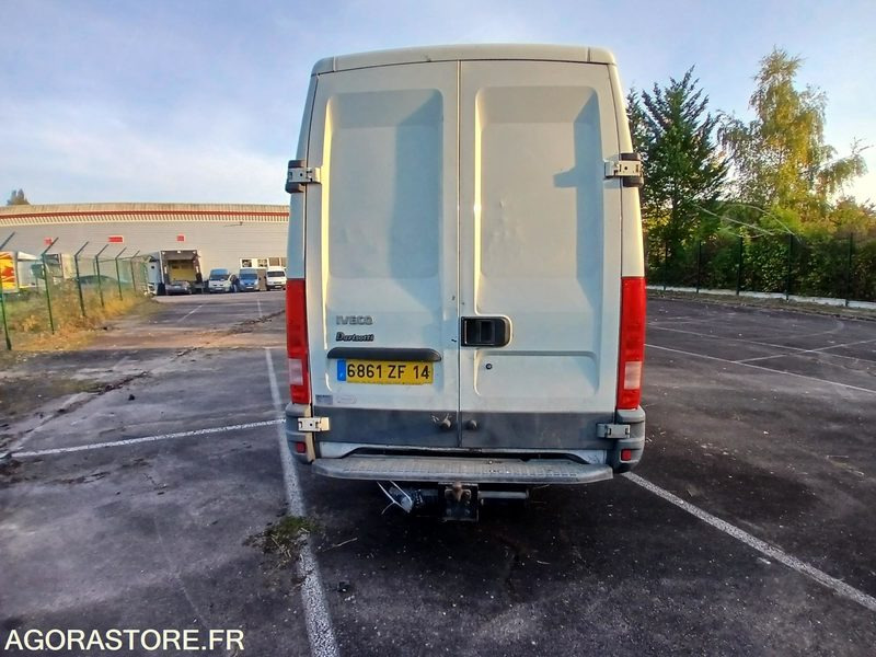 Iveco Daily – Diesel – 2004-172 288 KM - Panel van: picture 3 Iveco Daily – Diesel – 2004-172 288 KM - Panel van: picture 3