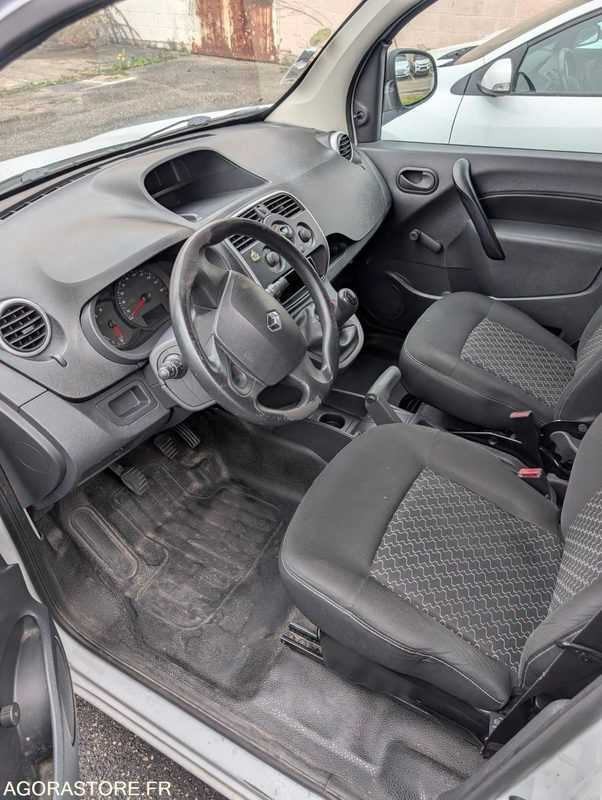 Leasing of  KANGOO de 2013 avec galerie toit et attache remorque - 75 CV - 81 502 KM KANGOO de 2013 avec galerie toit et attache remorque - 75 CV - 81 502 KM: picture 8