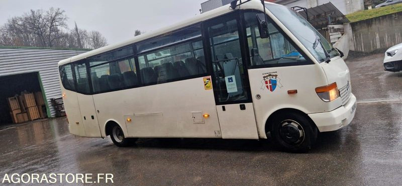 MINI-BUS MERCEDES VARIO - 127178 kms - 2000 - Minibus, Passenger van: picture 2 MINI-BUS MERCEDES VARIO - 127178 kms - 2000 - Minibus, Passenger van: picture 2