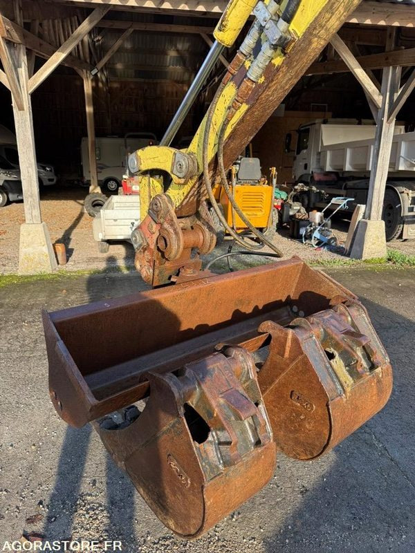MINI-PELLE - YANMAR B25 V - 2,7 Tonnes - 2000 - 8471H - Excavator: picture 5 MINI-PELLE - YANMAR B25 V - 2,7 Tonnes - 2000 - 8471H - Excavator: picture 5