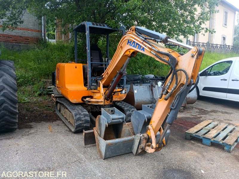 Mini Pelle 2t500 Hanix H26P 4550 Heures - Mini excavator: picture 1 Mini Pelle 2t500 Hanix H26P 4550 Heures - Mini excavator: picture 1