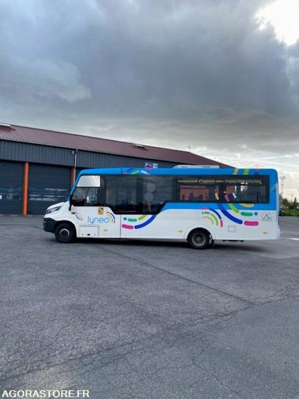 Minibus INDCAR MOBI LOW ENTRY - 27 places - PMR - Minibus: picture 3 Minibus INDCAR MOBI LOW ENTRY - 27 places - PMR - Minibus: picture 3