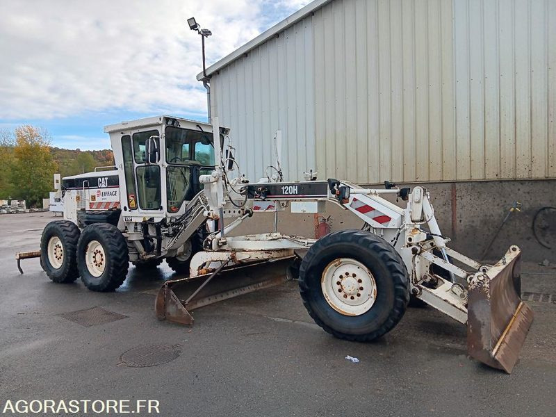 NIVELEUSE - CATERPILLAR 120 VHP 2007 / 11 955 Heures (M4979) - Grader: picture 2 NIVELEUSE - CATERPILLAR 120 VHP 2007 / 11 955 Heures (M4979) - Grader: picture 2