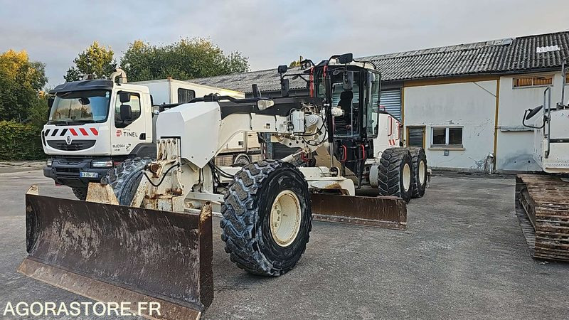 NIVELEUSE CATERPILLAR 14M GPS/UTS - 2012 / 10299H (MJN156) - Grader: picture 3 NIVELEUSE CATERPILLAR 14M GPS/UTS - 2012 / 10299H (MJN156) - Grader: picture 3