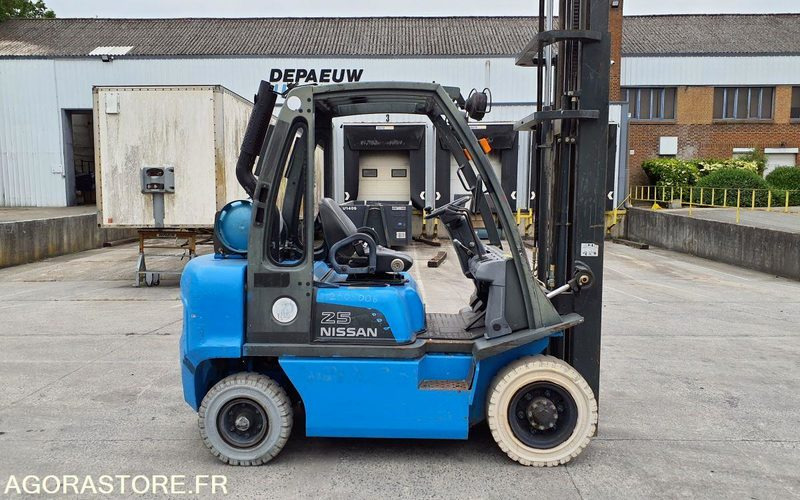 Nissan 2682 heures Triplex UD02A25PQ - 3F550 - LPG forklift: picture 1 Nissan 2682 heures Triplex UD02A25PQ - 3F550 - LPG forklift: picture 1
