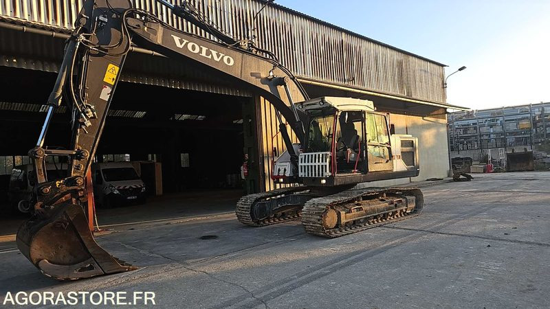 PELLE A CHENILLE VOLVO EC220 EL - 2015 / 10661H (MPC021) - Excavator: picture 1 PELLE A CHENILLE VOLVO EC220 EL - 2015 / 10661H (MPC021) - Excavator: picture 1