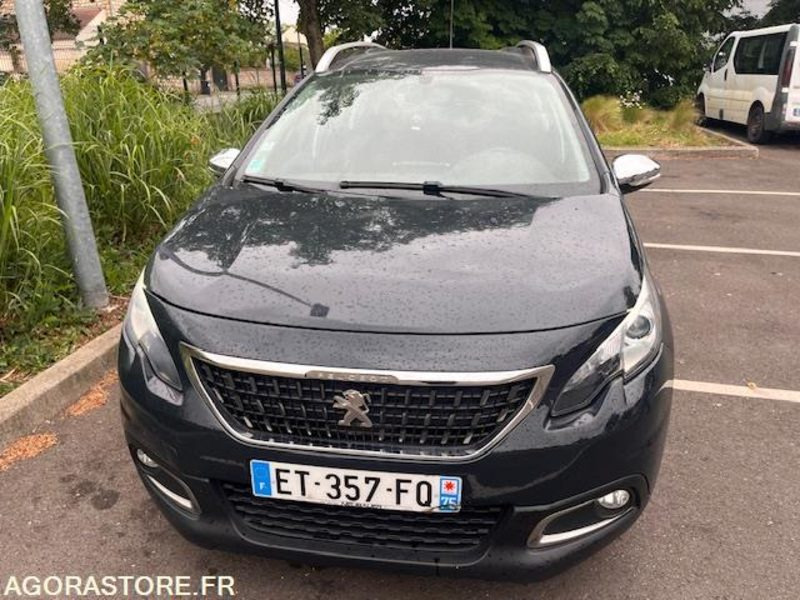 PEUGEOT 2008 HDI 1.6 100 cv auto école - SUV: picture 1 PEUGEOT 2008 HDI 1.6 100 cv auto école - SUV: picture 1