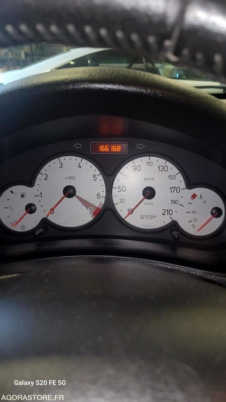 PEUGEOT 206 ESSENCE - Car: picture 5 PEUGEOT 206 ESSENCE - Car: picture 5