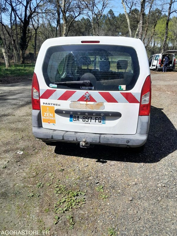 PEUGEOT Partner - 242795km - 2010 - Small van: picture 3 PEUGEOT Partner - 242795km - 2010 - Small van: picture 3