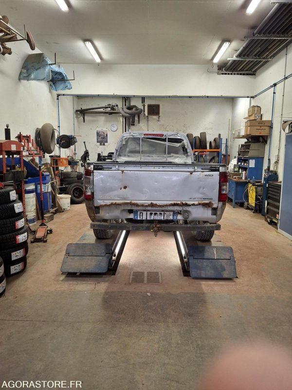 PICK UP D MAX ISUZU - Pickup truck: picture 2 PICK UP D MAX ISUZU - Pickup truck: picture 2