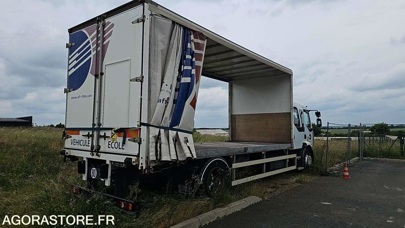 PORTEUR BACHE RENAULT MIDLUM - 2009 - 476000kms - Curtainsider truck: picture 4 PORTEUR BACHE RENAULT MIDLUM - 2009 - 476000kms - Curtainsider truck: picture 4