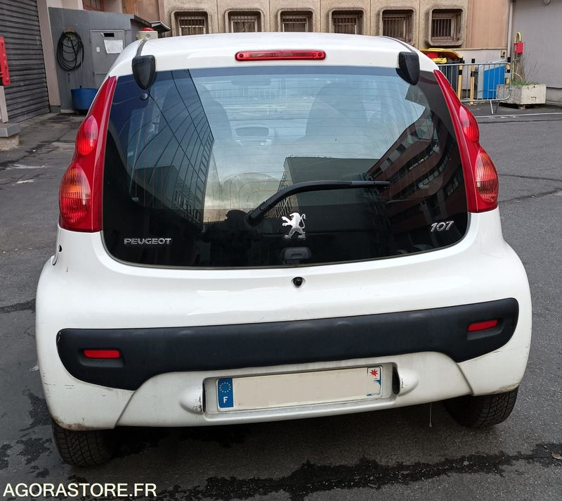 Peugeot 107 automatique - lot 167 - Car: picture 4 Peugeot 107 automatique - lot 167 - Car: picture 4