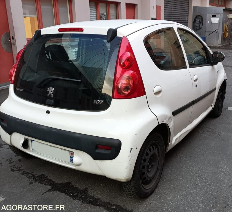 Peugeot 107 automatique - lot 167 - Car: picture 5 Peugeot 107 automatique - lot 167 - Car: picture 5