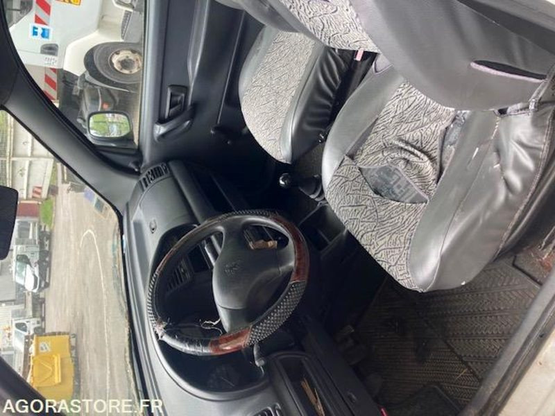 Peugeot Partner 1.9D - Small van: picture 5 Peugeot Partner 1.9D - Small van: picture 5