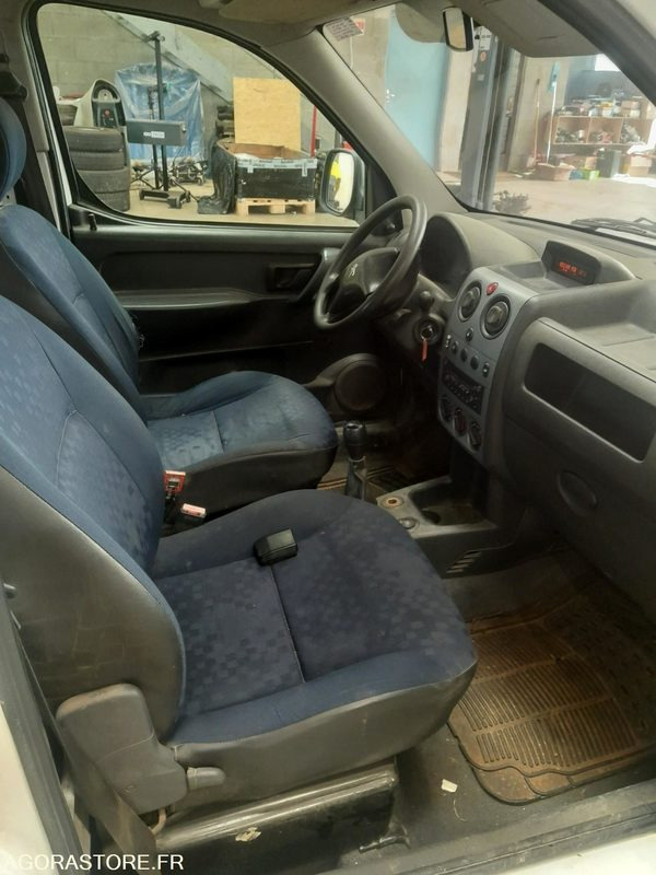 Peugeot Partner - Small van: picture 5 Peugeot Partner - Small van: picture 5