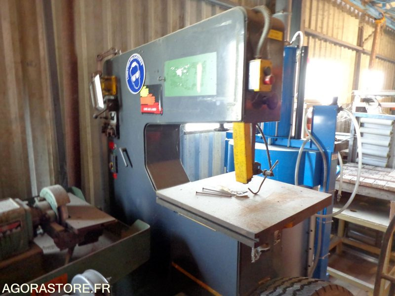 RARE SCIE a ruban verticale a métaux ULTRA - Metalworking machinery: picture 2 RARE SCIE a ruban verticale a métaux ULTRA - Metalworking machinery: picture 2