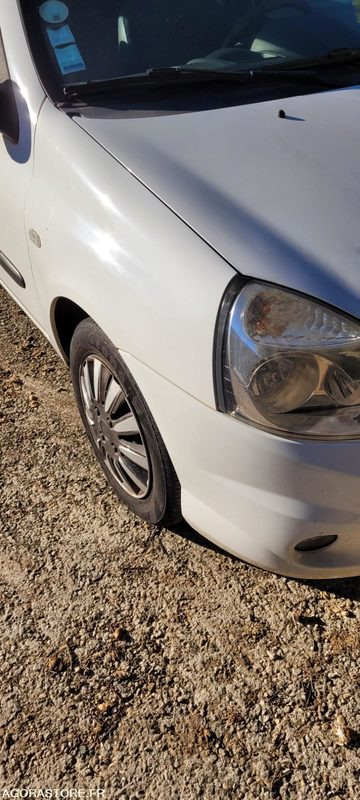 RENAULT CLIO - 2010 - Car: picture 2 RENAULT CLIO - 2010 - Car: picture 2