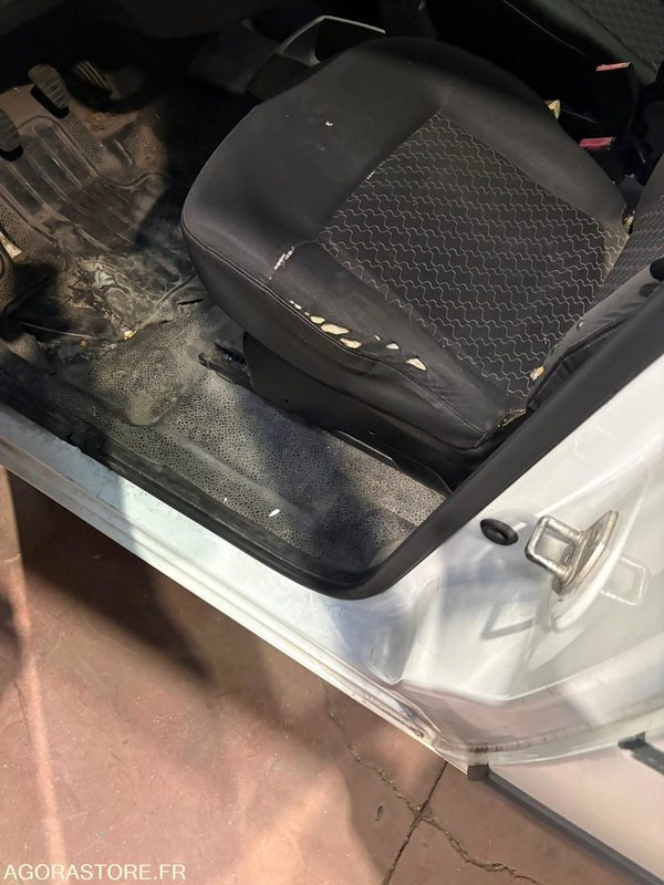 RENAULT KANGOO - 189000 kms - Panel van: picture 5 RENAULT KANGOO - 189000 kms - Panel van: picture 5