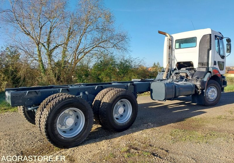 RENAULT KERAX 370-26 / 2004 / 715710 Km avec peinture neuve - Cab chassis truck: picture 3 RENAULT KERAX 370-26 / 2004 / 715710 Km avec peinture neuve - Cab chassis truck: picture 3