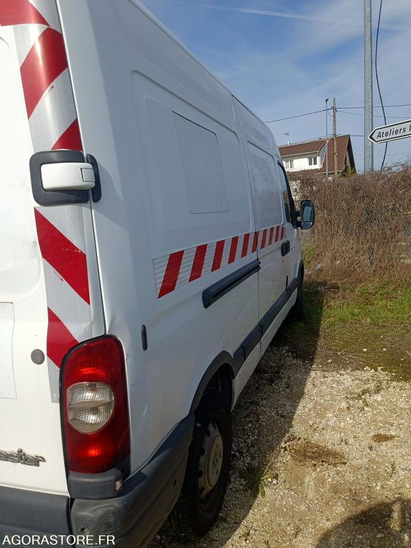 RENAULT MASTER - 2004 - 185782km - Panel van: picture 4 RENAULT MASTER - 2004 - 185782km - Panel van: picture 4