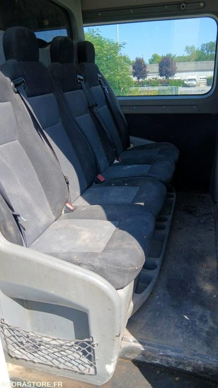 RENAULT MASTER 3T5 DOUBLE CABINE - 2014 / 262 200 KM - Panel van: picture 4 RENAULT MASTER 3T5 DOUBLE CABINE - 2014 / 262 200 KM - Panel van: picture 4
