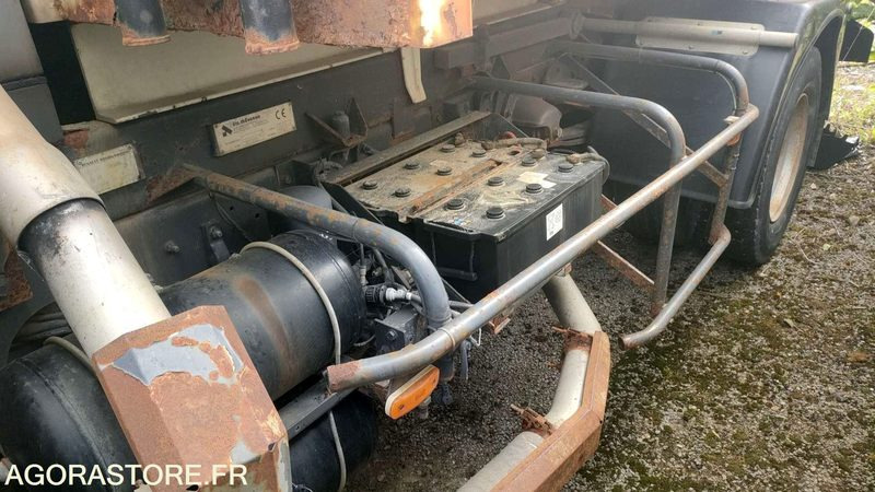 RENAULT MIDLUM 180 - 2001 - 269671 KM - Tipper van: picture 5 RENAULT MIDLUM 180 - 2001 - 269671 KM - Tipper van: picture 5