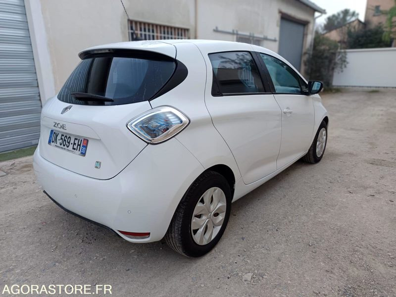 RENAULT ZOE 22 kWh 88CH CHARGE RAPIDE ACHAT INTEGRAL - 2014 - 102300KMS - Car: picture 4 RENAULT ZOE 22 kWh 88CH CHARGE RAPIDE ACHAT INTEGRAL - 2014 - 102300KMS - Car: picture 4