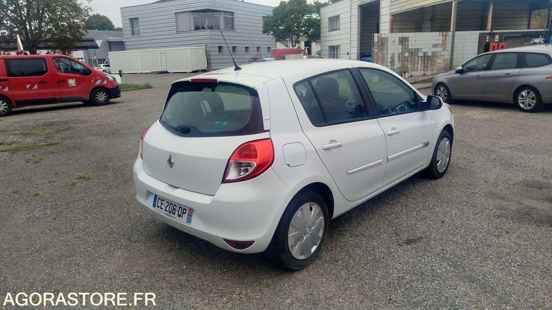 Renault - Clio - 2012 - 172874 kms - Car: picture 2 Renault - Clio - 2012 - 172874 kms - Car: picture 2