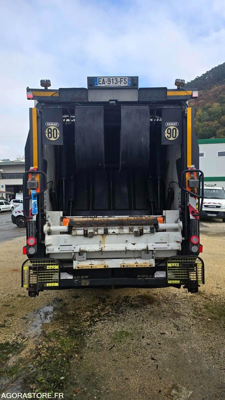 Renault D25 Wide BOM - EA913FS - Garbage truck: picture 5 Renault D25 Wide BOM - EA913FS - Garbage truck: picture 5