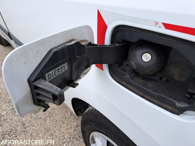 Renault Kangoo - 2012 - 102431kms - Small van: picture 4 Renault Kangoo - 2012 - 102431kms - Small van: picture 4