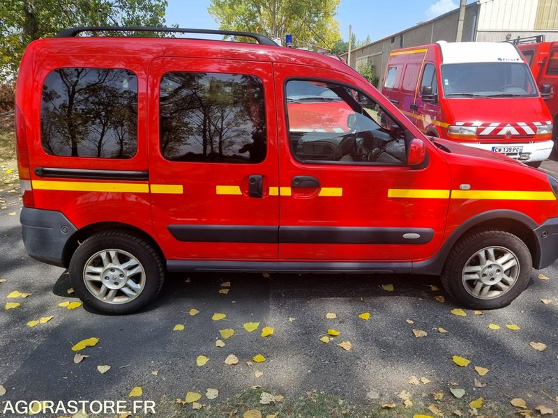 Renault Kangoo 4x4 - 9031 YE 63 - 2006 - Small van: picture 4 Renault Kangoo 4x4 - 9031 YE 63 - 2006 - Small van: picture 4