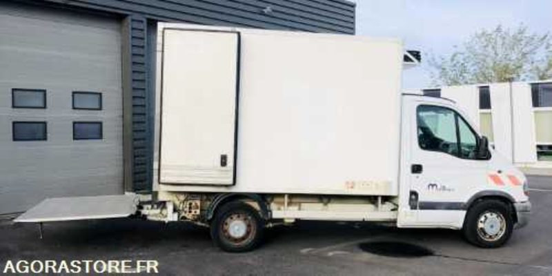 Renault Master Frigorifique 3T5 - 245575km - 2002 - Refrigerated van: picture 4 Renault Master Frigorifique 3T5 - 245575km - 2002 - Refrigerated van: picture 4