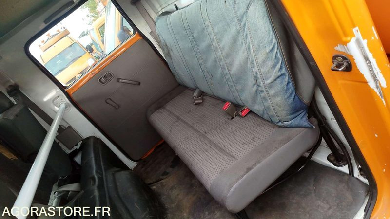 Renault Maxity - 2008 - 192910km - 469CGT31 - Tipper van: picture 3 Renault Maxity - 2008 - 192910km - 469CGT31 - Tipper van: picture 3