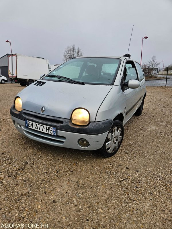 Renault Twingo - Car: picture 2 Renault Twingo - Car: picture 2