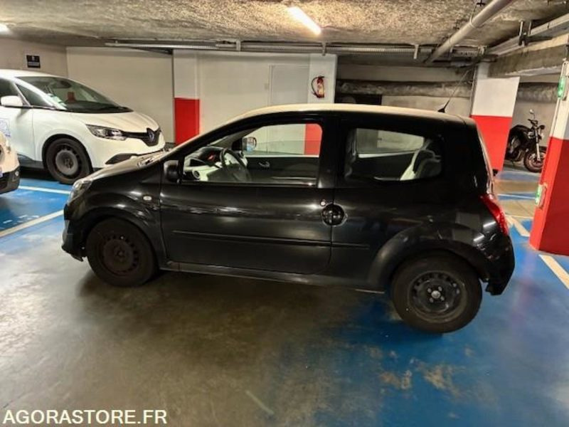 Renault Twingo essence année 2010 avec 122700 km - Car: picture 2 Renault Twingo essence année 2010 avec 122700 km - Car: picture 2