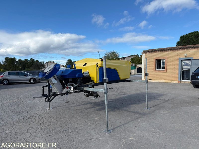 SALEUSE SCHMIDT SYNTOS S08-21 PECN-350 - Sand/ Salt spreader: picture 1 SALEUSE SCHMIDT SYNTOS S08-21 PECN-350 - Sand/ Salt spreader: picture 1