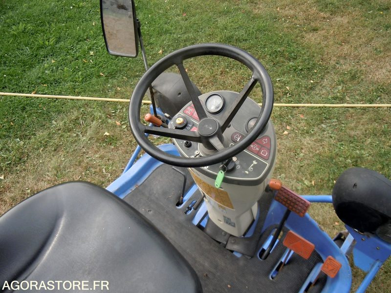 TONDEUSE AUTOPORTÉE ISEKI - Garden mower: picture 4 TONDEUSE AUTOPORTÉE ISEKI - Garden mower: picture 4