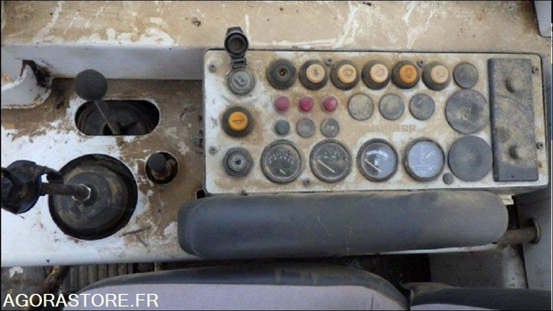 Bulldozer TP Liebherr PR 741 C - 1990 - 10330H: picture 7